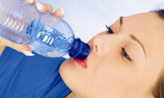 Gözlere canlılık ve parlaklık verir.