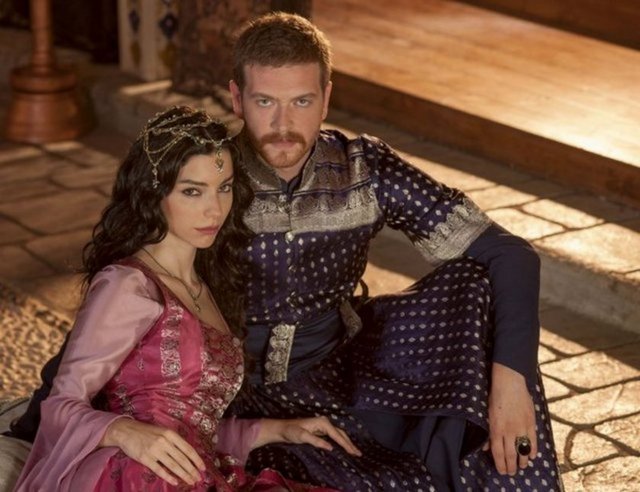 7 Aralık 1583 tarihinde oğlu III. Murat'ın saltanatı döneminde vefât etti. Ayasofya Camii'nde bulunan II. Selim Türbesi'ne defnedildi.