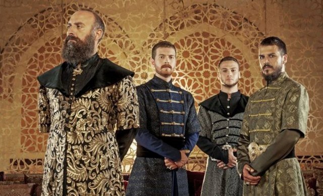 Cenazesi, 28 Kasım'da Şeyhülislam Mehmet Ebussuud Efendi'nin kıldırdığı namazın ardından Süleymaniye Camii'nde toprağa verildi.