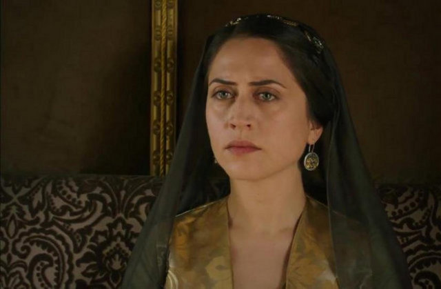 Tarihçiler Gülfem Hatun'un 1562'de 64 yaşındayken Süleyman'ın emriyle öldürüldüğünü ifade eder.