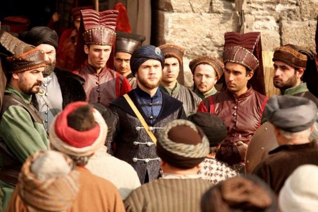 Allan, dizide Aras Bulut İynemli'nin canlandırdığı Şehzade Beyazid'in eşi Fatma Haseki Sultan olarak izleyici karşısına çıkacak.