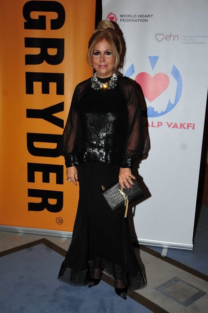 TÜLAY ÖZMEN