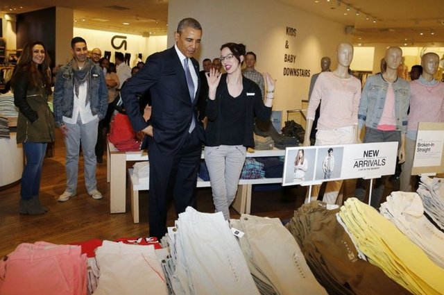 Obama, daha sonra mavi bir ceket ve bir çift kazakta karar kıldı.