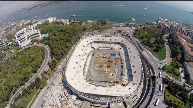 donatılacak. Stadyumun farklı noktalarına yerleştirilecek interaktif ekranlar ile taraftar röportajları, istatistikler, promasyonlar ve o an oynanan diğer müsabaka sonuçları yayınlanacak.