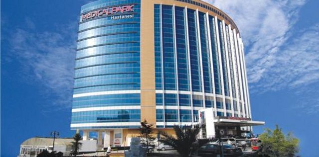 38 Medical Park Hastaneler Grubu - Satın alma yöneticisi: Orhan Orhon - 2013 satın alma bütçesi: 450.000.000 TL