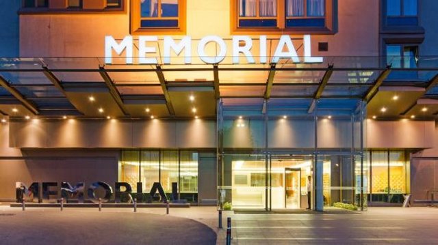 48 Memorial Hastaneleri - Satın alma yöneticisi: Doğan Tatari - 2013 satın alma bütçesi: 300.000.000 TL