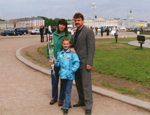 Bu yeteneği sayesinde gece klüplerinde yaptığı gösteri başına 10 dolar ücret kazanan Akulova'nın özel bir beslenme programı da yok.