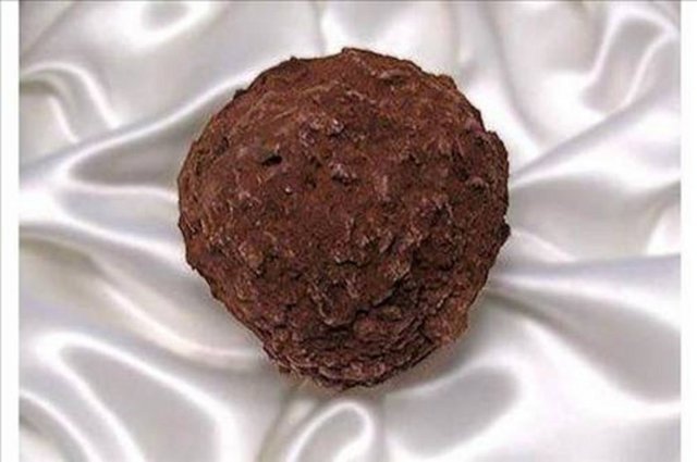 Çikolata, tanesi 240 dolar. Kutusu ise 2 bin 600.