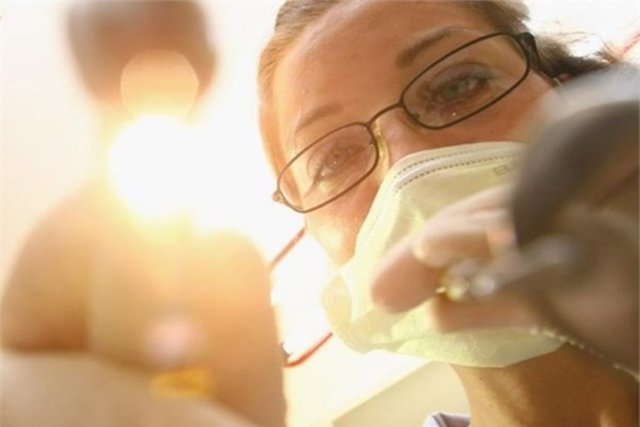 8. Diş Hekimi -  -  - Yıllık kazancı 130 bin dolar