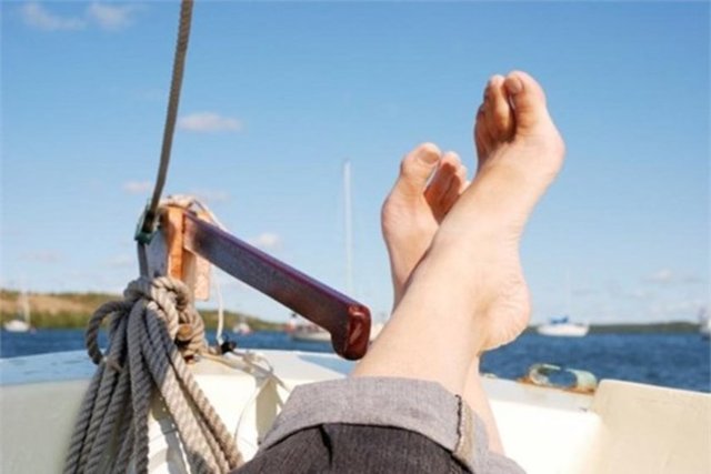 11. Ayak Hastalıkları Uzmanı -  -  - Yıllık kazancı 111 bin 400 dolar -