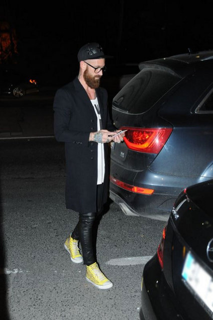 Raul Meireles'in doğum günü partisi için Bebek'e gelen Fenerbahçeli futbolcular, Bebek'i lüks otomobil galerisine çevirdi.