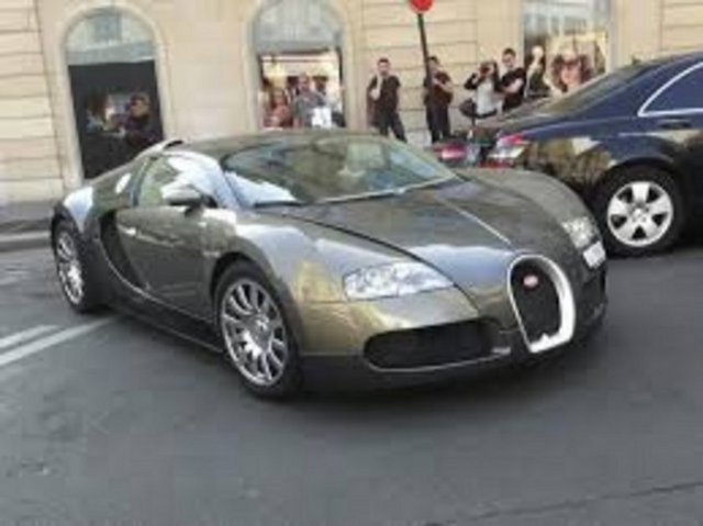SAMUEL ETO'O - BUGATTİ VEYRON