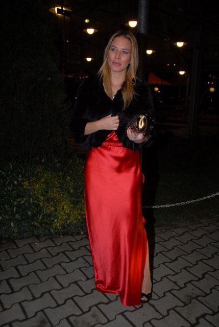 ASLI ÜSTÜNKAYA