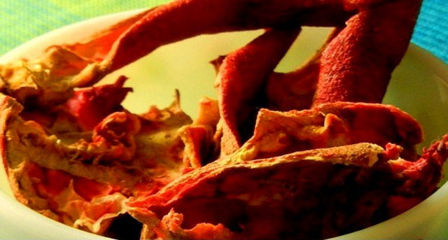 Şiddetli ishal durumunda mevsiminde ise nar meyvesinin kabuğunu soyup su içinde kaynatıp içiniz. Mevsimi değilse kurutulmuş nar kabuğu.