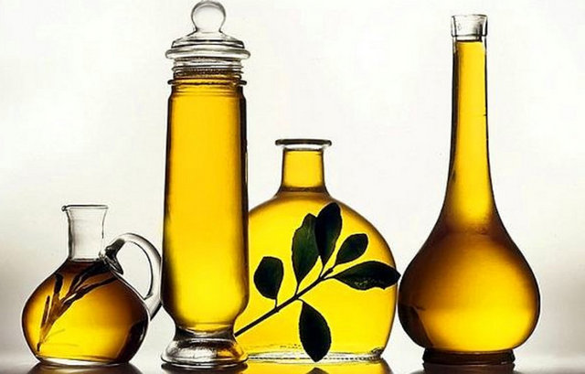 Kül tablalarınızın kotu kokmasını istemiyorsanız suyla değil, zeytinyağıyla ıslatın.