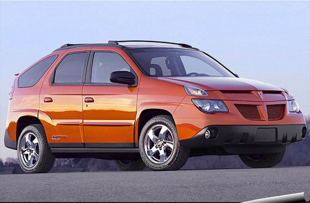 Pontiac Aztek - Sırf bir 4x4'üm olsun diye şu tipe binilir mi ya? Şunun haline bak. Amerikan dizaynı olacak bir de.