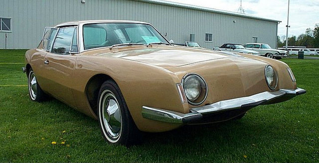 Studebaker Avanti - Böcül böcül bakmayı başarabilen tek makina.