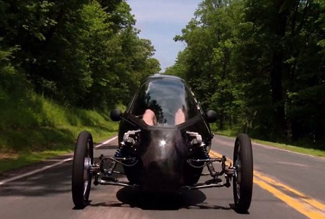 Kickstarter isimli internet sitesi üzerinden para toplamaya başlayan ve henüz seri üretime geçmeyen aracın akıbetini internet kullanıcılarının talebi belirleyecek.