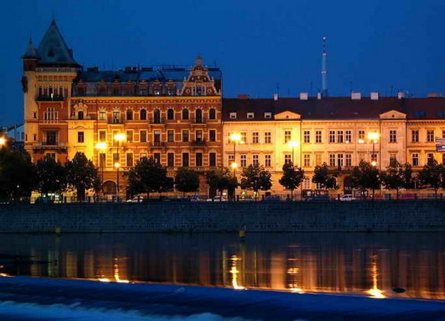 19- Çek Cumhuriyeti: 557.56 dolar