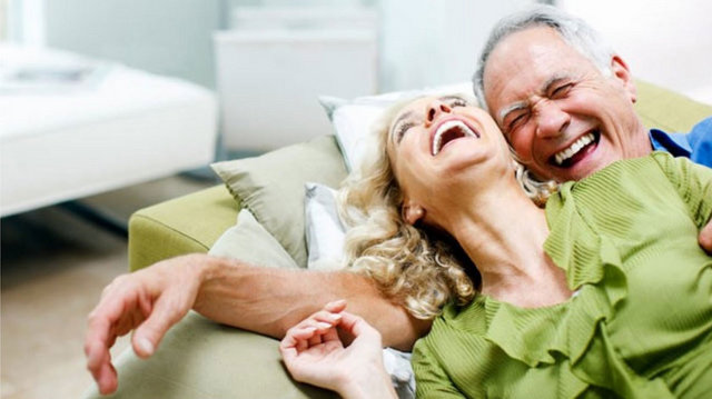 'A Short Guide To A Long Life' (Uzun Yaşam İçin Küçük Rehber) adlı kitabında uzun ve sağlıklı yaşamın sırlarını paylaştı. -