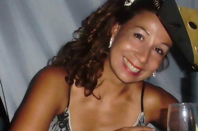 Güzelleşmek uğruna!Büyümesini istediği göğüslerine vazelin enjekte eden Arjantinli amatör atlet Sonia Perez Llanzon kaldırıldığı hastanede akciğerinde meydana gelen kan pıhtılaşması nedeniyle öldü.