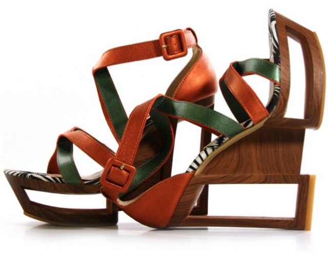 Ahşap (tahta) topuk ve tabanlar 2014 ilkbahar-yazının bir diğer trendi olacak.