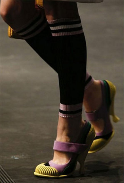 Sportif tasarımlı ayakkabılar sezonun yine özgün ama bir o kadar da tercih edilesi parçalarından.