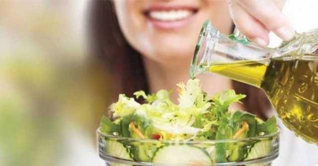 Özellikle tavuk, mayonez gibi çabuk bozulan gıdalardan kaynaklanan gıda zehirlenmeleri hem sınav öncesi size ciddi sağlık problemleri yaşatabilir hem de sınava girmenizi engelleyebilir.