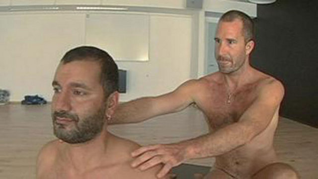 Kurs web sitesinde "Eğer orgazm arıyorsanız yanlış yerdesiniz." diye bir açıklama ekleyerek duruşunu kesin bir dille belirtiyor.