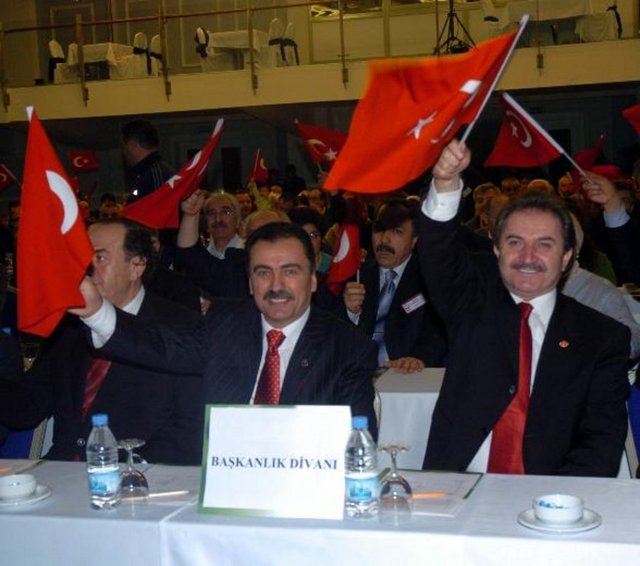 BBP Genel Başkanı Muhsin Yazıcıoğlu, BBP'nin Manavgat'ta düzenlediği Eğitim seminerine Baş Danışmanı Namık Kemal Zeybek ile katıldı. (09.02.2007)  -