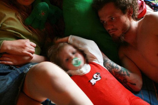 İnternet üzerinden yeni yayınlanan fotoğraflar, Rusya'da büyük tepki topladı...