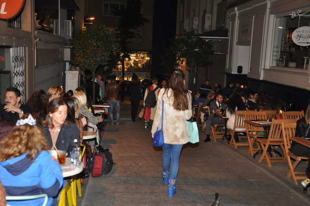 Şensoy, ablası ve annesiyle geldiği Nişantaşı'nda Berkay ile karşılaşınca oturduğu mekânı hemen terk etti.