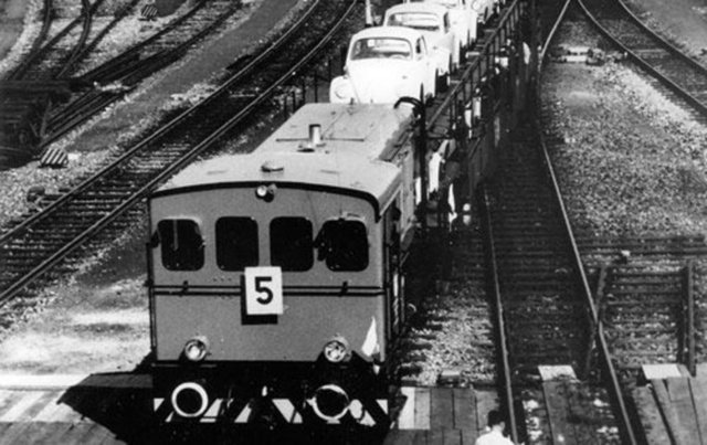 Günümüzden tam 50 yıl önce, 1962 yılında Frane Selak adlı Hırvat müzik öğretmeni, Saraybosna'dan Dubrovnik'e giden trende, tüm dünyanın kendisini tanıyacağından habersiz yolculuk ediyordu. -