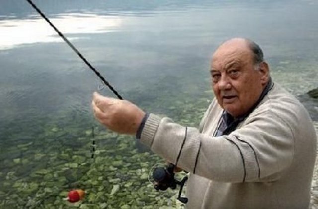 Kazada dört kişi öldü, Selak hafif yaralı olarak kurtuldu.