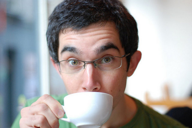 Siyah çayın 2 katı, yeşil çayın 3 katı kaferin içerir - 1 kupa mate çayı (yaklaşık 230 ml) ortalama 80 mg kafein içerir. Bu siyah çayın 2 katı, yeşil çayın ise neredeyse 3 katı kadardır...