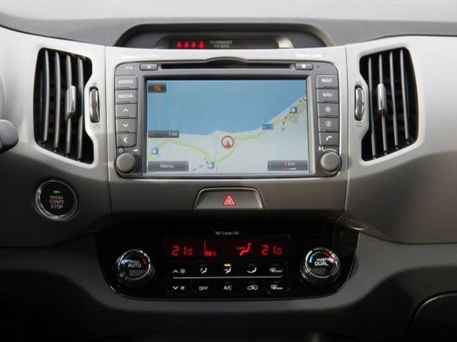 Makyajlı Kia Sportage'da navigaasyon özelliği bulunuyor.