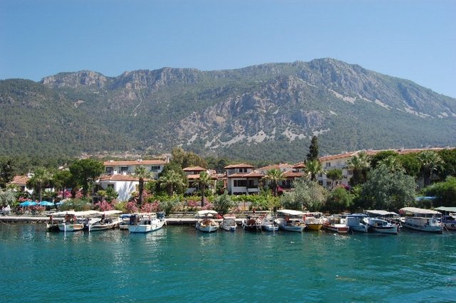 Gökova - Sualtı fauna ve florası açısından Türkiye'nin en zengin çayı olan Azmak Çayı'ndan tekneye binip harika bir gezi yapabilirsiniz. Dalış takımlarınızı yanınıza almayı unutmayın...