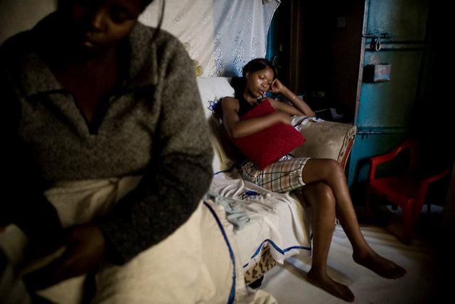 Ülkede kadınların genellikle "aldatma, ekonomik sömürü, ev işleri yapma ve çocuk bakmaya zorlama" gibi konularda erkekleri istismar ettikleri dile getirilen raporda...