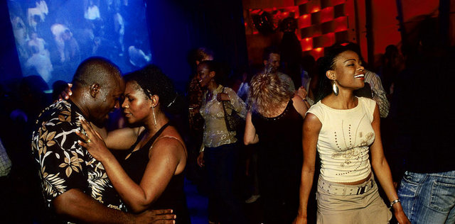 Kenya'nın Nairobi merkezli "Cinsiyet İzleme Örgütü" tarafından yayımlanan bir raporda, 40 milyon nüfuslu ülkede 2,1 milyon erkeğin, kadınlar tarafından "fiziksel, cinsel ve psikolojik" istismara uğradığı belirtildi.