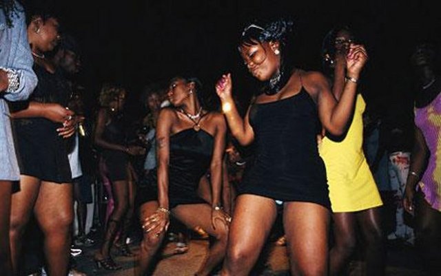 -  - Raporda, Müslümanların yoğunlukta yaşadığı Mombasa, Kiambu, Nyeri ve Kirinyay gibi bölgelerde istismar oranının diğer bölgelere kıyasla düşük olduğuna da dikkat çekildi.