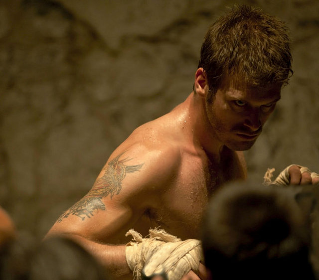 2005'te oyunculuğa başladı.