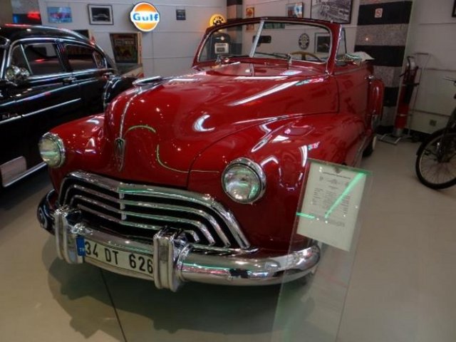 1948 Oldsmobile Dynamic Sixty Six. - General Motors firmasının Cadillac ve Buick'ten sonra Pontiac ve Chevrolet'den önce gelen Oldsmobile'in Dynamic 66 Serisi...