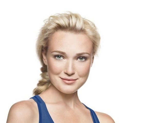 Yoğun göz kremleri: Göz çevresi çok hassas olduğu için yağlı ve yoğun yapılı kremler kullanmak yanlıştır. Bu kremler göz çevrenize zarar verebilir.