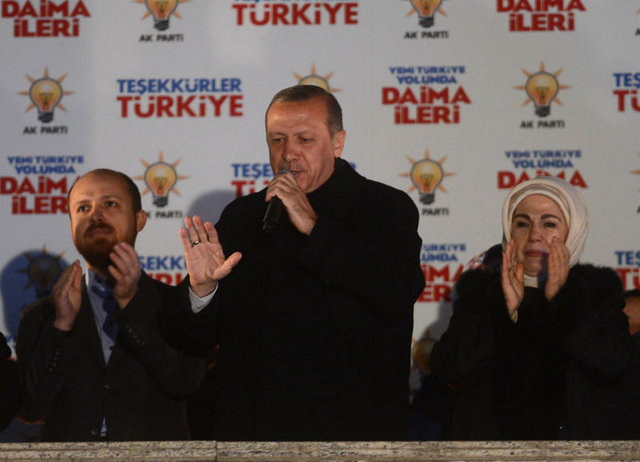Başbakan Erdoğan'ın muhalefete sandıkta 'Osmanlı şamarı' atıldığını belirttiği ifade edilen haberde, Türkiye'de yerel seçimlerin Erdoğan'ın gücünün testi olarak görüldüğüne işaret edildi. -
