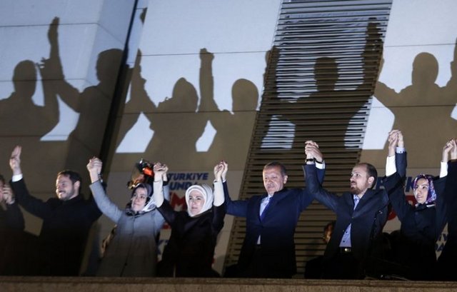 Haberde, Erdoğan'ın seçim sonuçlarını "Türkiye'de demokrasinin zaferi" olarak ilan ettiği kaydedildi. -