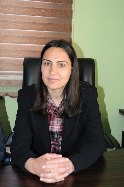 Hatipoğlu'nun kazanmasıyla Hakkari'nin ilk kez bir kadın belediye başkanı oluyor. Hatipoğlu, seçimlere BDP'nin kadın kotasıyla girmişti.