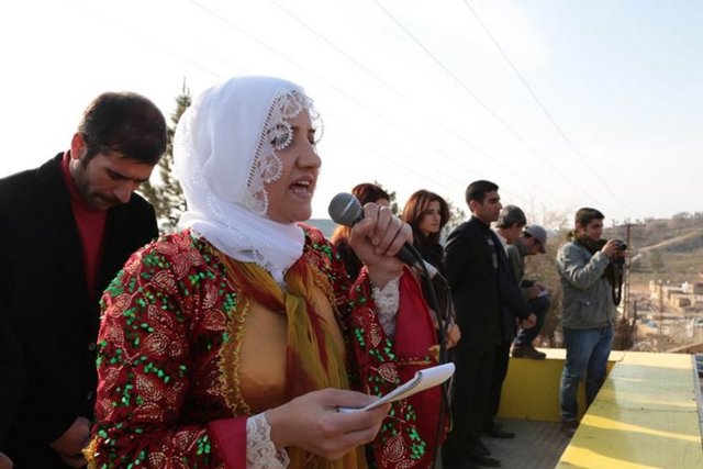 Berivan'ın annesi de 12 yaşında evlenmiş. Etrafında erken evliliğin normal olarak görüldüğünü söylüyor.