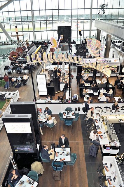 EN İYİ TERMİNALLER -  - Londra'nın dünyaya açılan kapısı Heathrow'da yer alan ve sadece British Airways tarafından kullanılan Terminal 5 geçtiğimiz yıl gibi yine birinci seçilerek yerini kimseye kaptırmadı. Geçen sene benim de British Airways tarafından özel