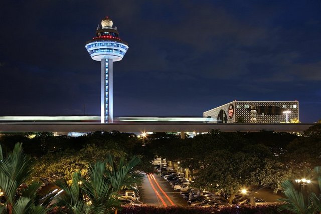 Milyar dolarlık yatırımlarla kurulan bu yaşam merkezleri, her yıl belli kurumlar tarafından incelenerek hizmetleri ve tesisleri derecelendiriliyor. Bu derecelendirmeyi yapan en saygı değer kurumlardan biri de Skytrax.