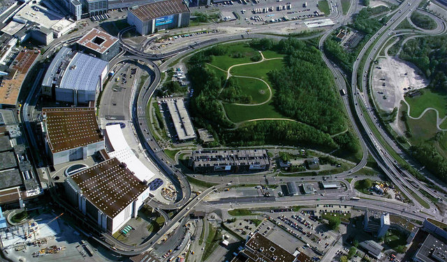 (8- Zurich Havalimanı) -  - Geçtiğimiz yıl yedinci sırada gördüğümüz İsviçre Zurich, bu yıl sekizinci oldu. Zurich Avrupa'da üçüncü olurken çeşitli kategorilerde ilk 10'a girmeyi başardı.